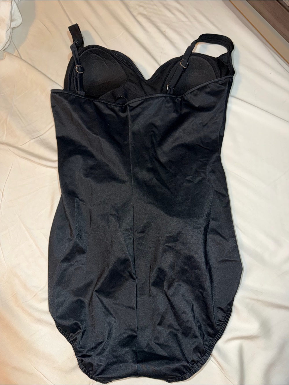 croft & barrow Black Ruched V-Neck One-Piece Swimsuit - Picture 4 of 5